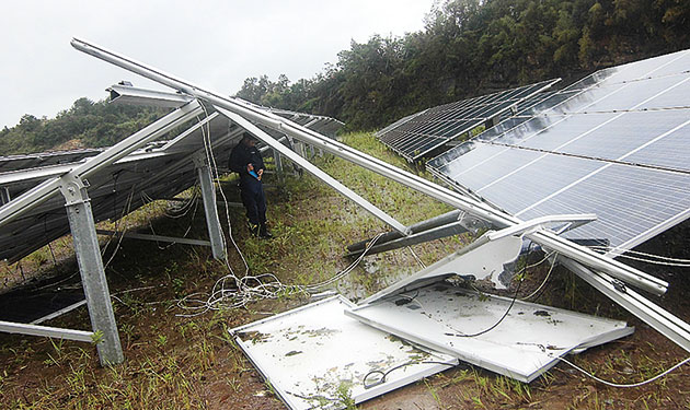 大型台風で発電所相次ぎ倒壊