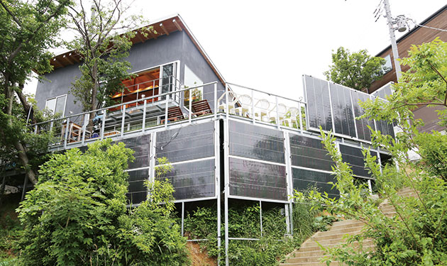 太陽光住宅の新たな形⁉ 〝今まで通り〟の暮らしでオフグリッドを